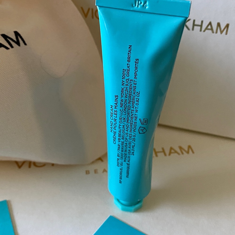 Victoria Beckham Portofino 97 Handcream - Picture 4 of 5